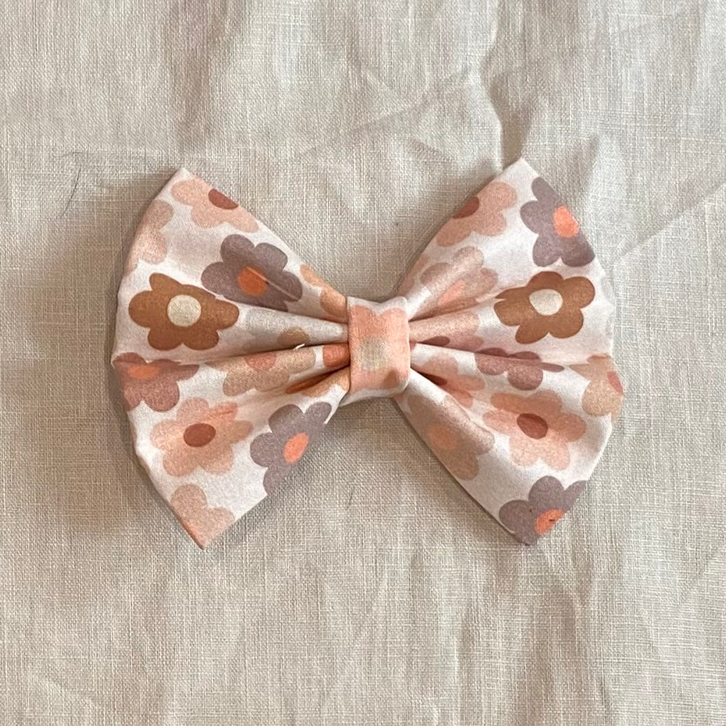 Dusky Daisy Bow Tie